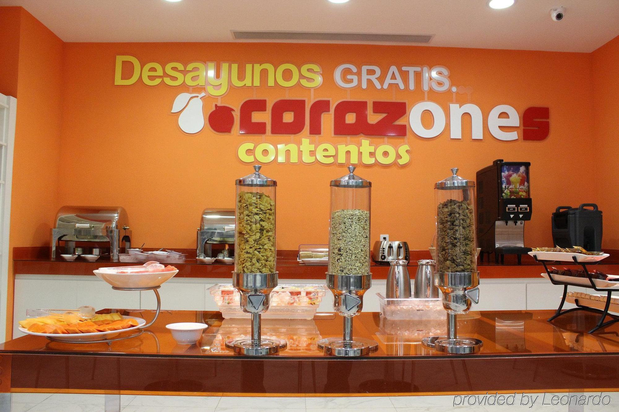 One Guadalajara Tapatio Hotel Tlaquepaque Ресторант снимка
