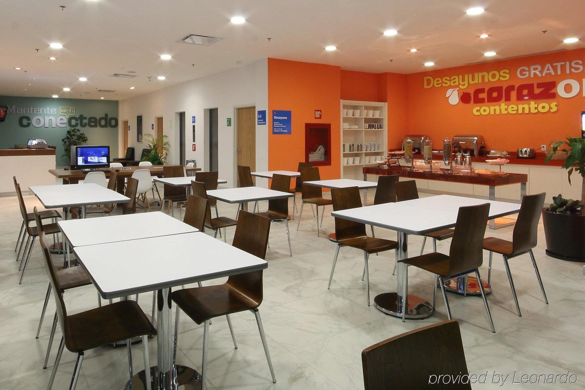 One Guadalajara Tapatio Hotel Tlaquepaque Ресторант снимка
